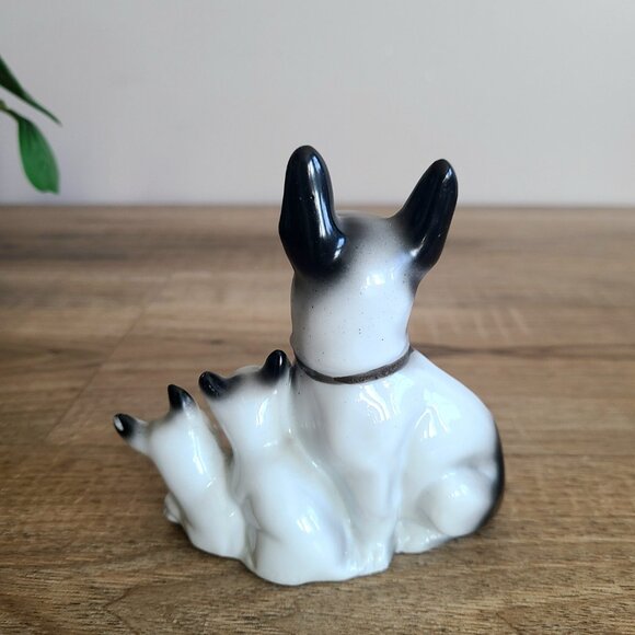 Vintage porcelain French Bulldog with puppies figurine. - Picture 3 of 4